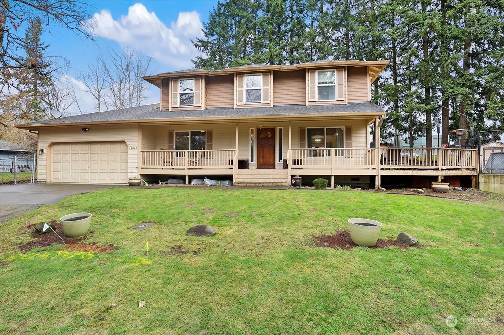 Photo of 14026 SE 197th Place, Renton, WA 98058 (MLS # 2196301)