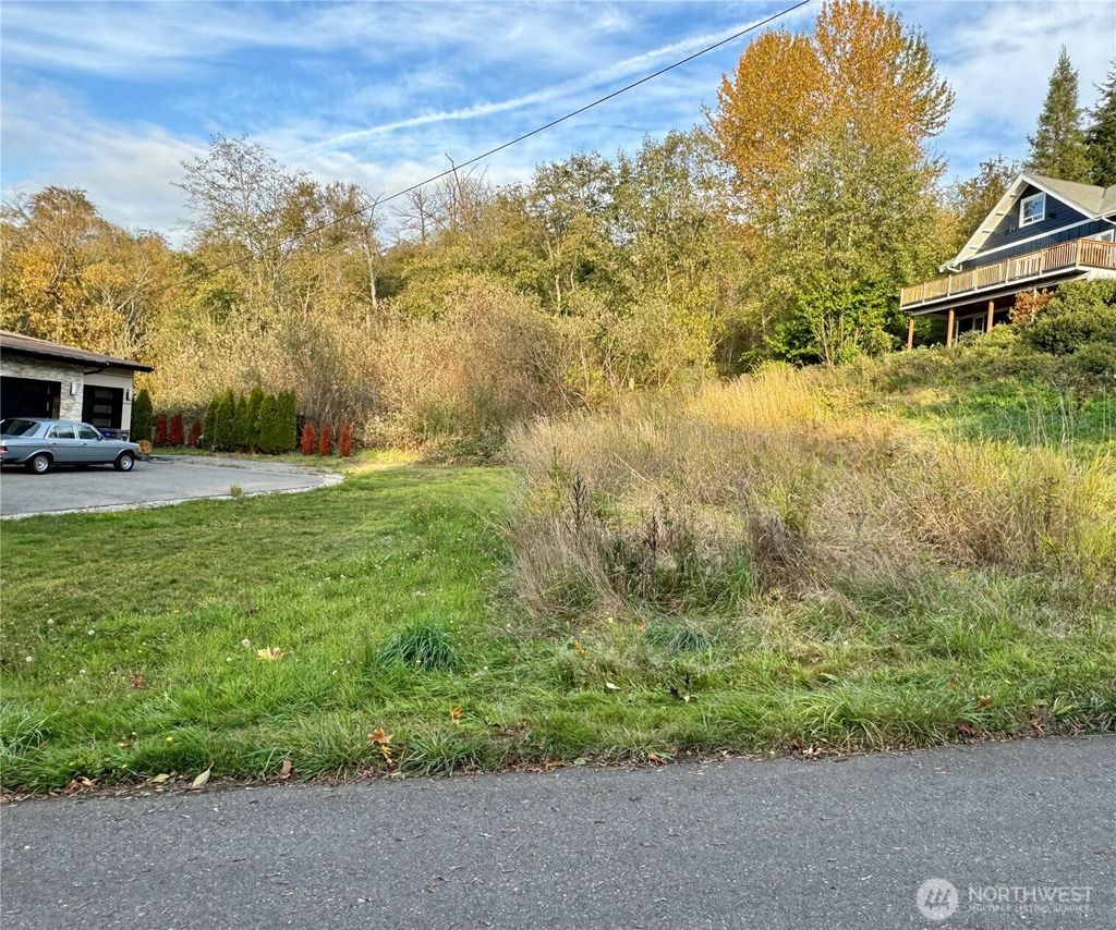 Photo of 30412 28th Avenue SW, Federal Way, WA 98023 (MLS # 2403247)