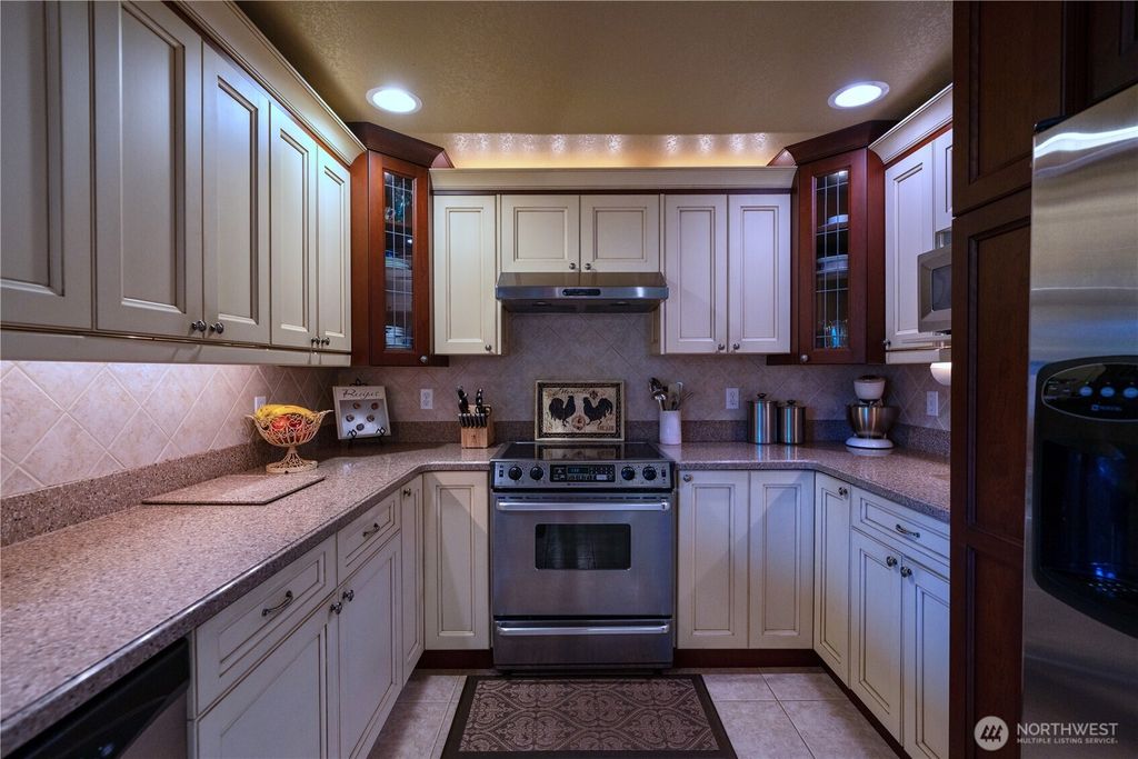 Photo of 230 E Hawthorne Place, Port Angeles, WA 98362 (MLS # 2530287)