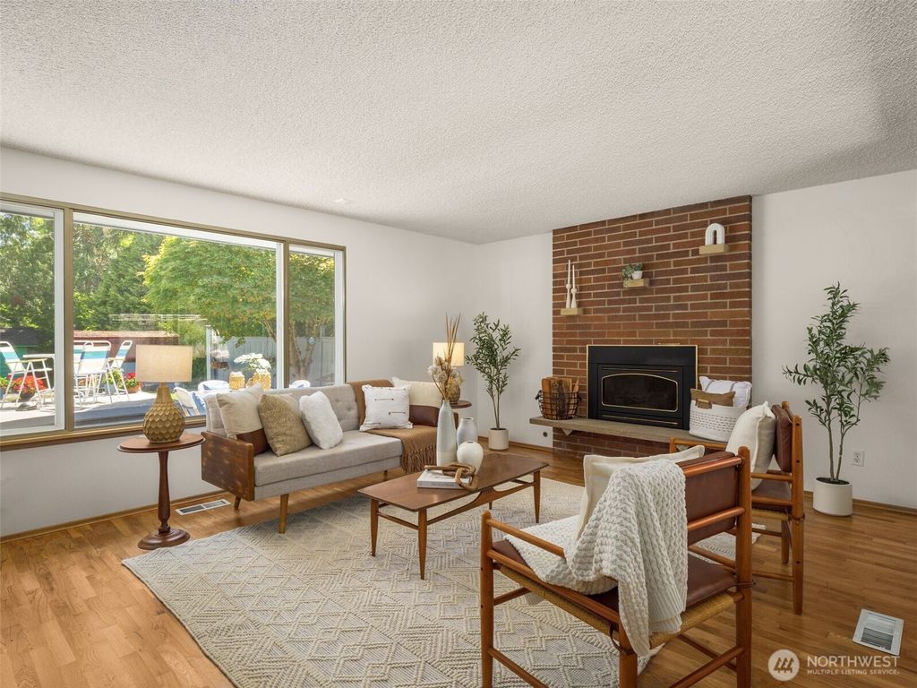 Photo of 13316 15th Avenue NE, Seattle, WA 98125 (MLS # 2415415)