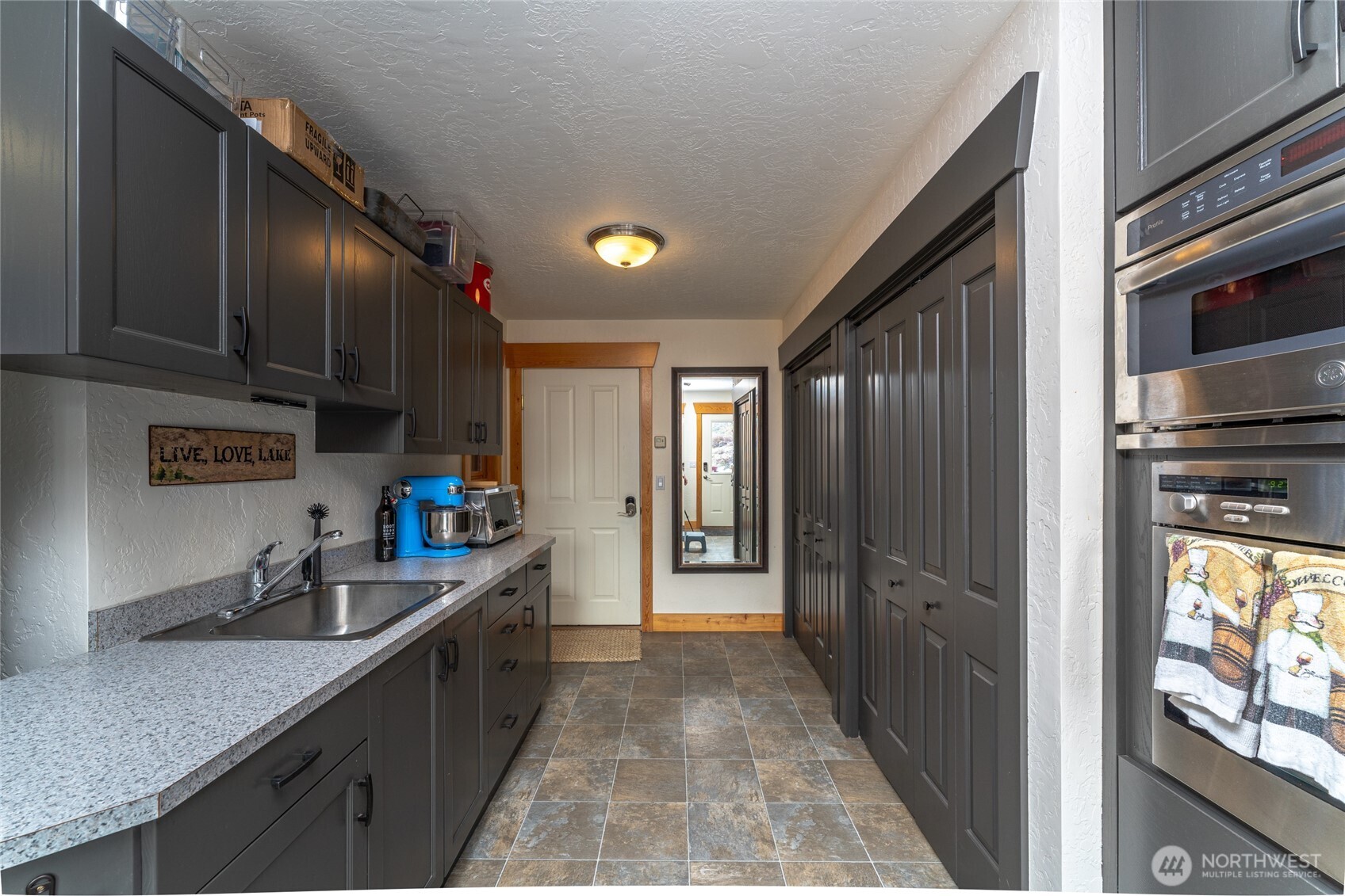 Manson, Washington, 98831, United States, 5 Bedrooms Bedrooms, ,7 BathroomsBathrooms,Residential,Active,2034662