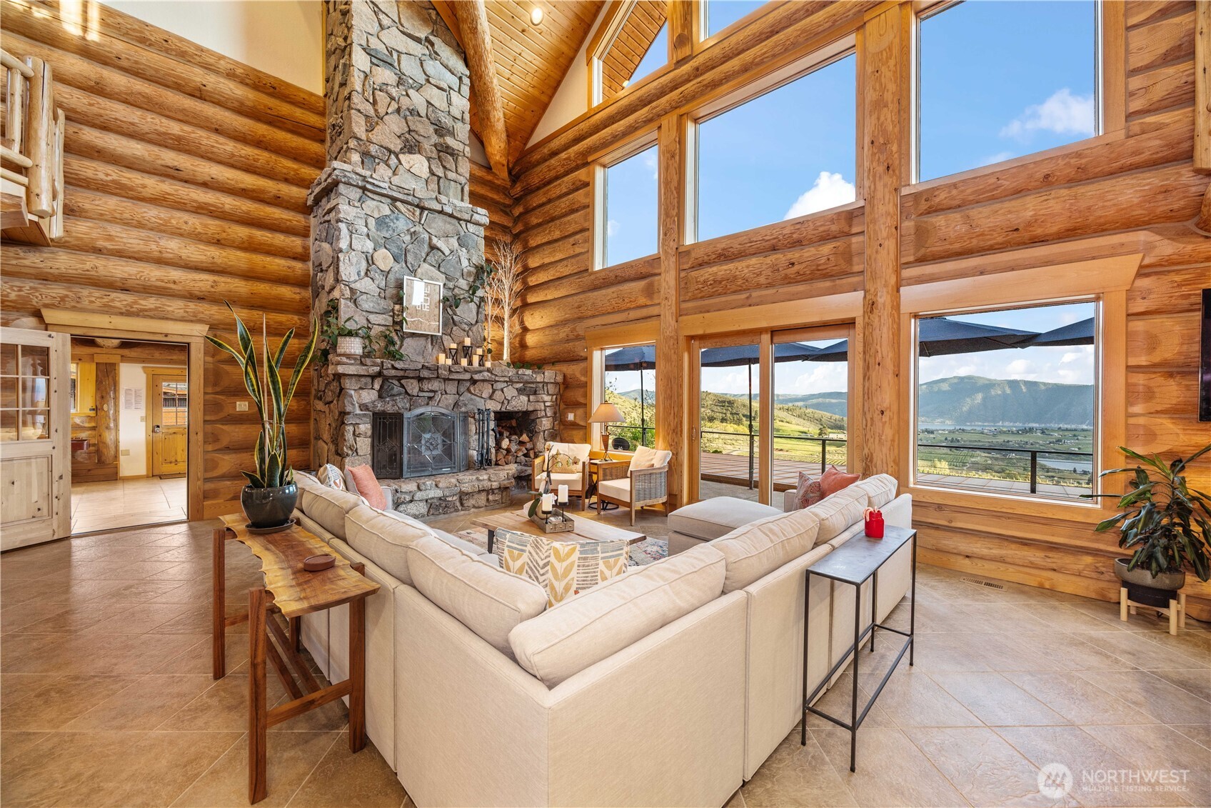 Manson, Washington, 98831, United States, 5 Bedrooms Bedrooms, ,7 BathroomsBathrooms,Residential,Active,2034662