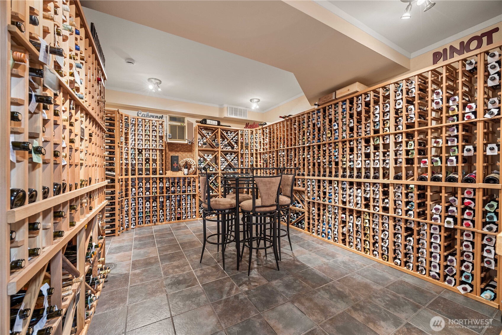 Manson, Washington, 98831, United States, 5 Bedrooms Bedrooms, ,7 BathroomsBathrooms,Residential,Active,2034662
