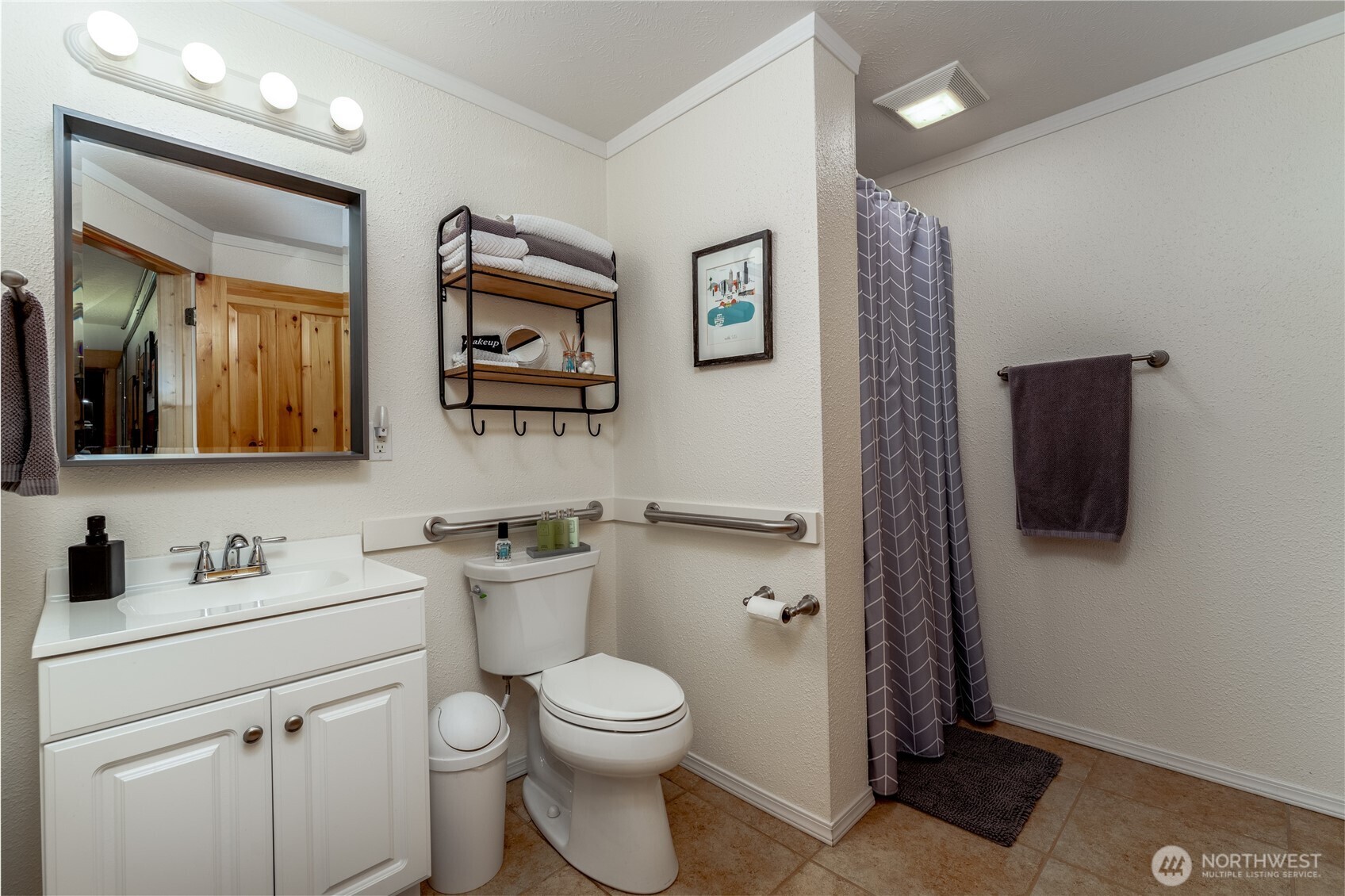 Manson, Washington, 98831, United States, 5 Bedrooms Bedrooms, ,7 BathroomsBathrooms,Residential,Active,2034662