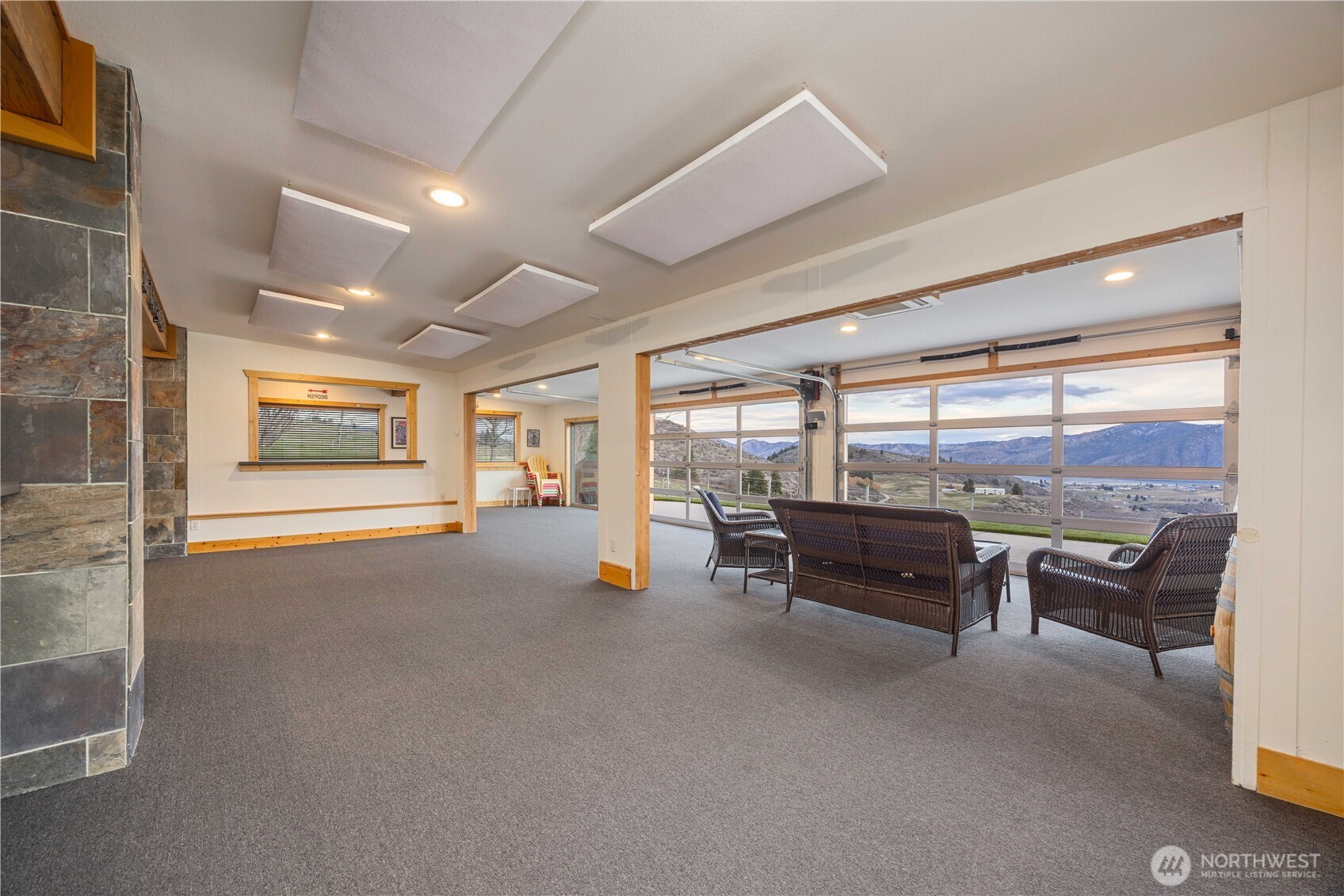 Manson, Washington, 98831, United States, 5 Bedrooms Bedrooms, ,7 BathroomsBathrooms,Residential,Active,2034662