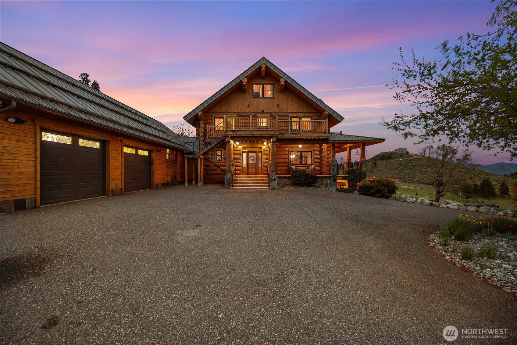 Manson, Washington, 98831, United States, 5 Bedrooms Bedrooms, ,7 BathroomsBathrooms,Residential,Active,2034662