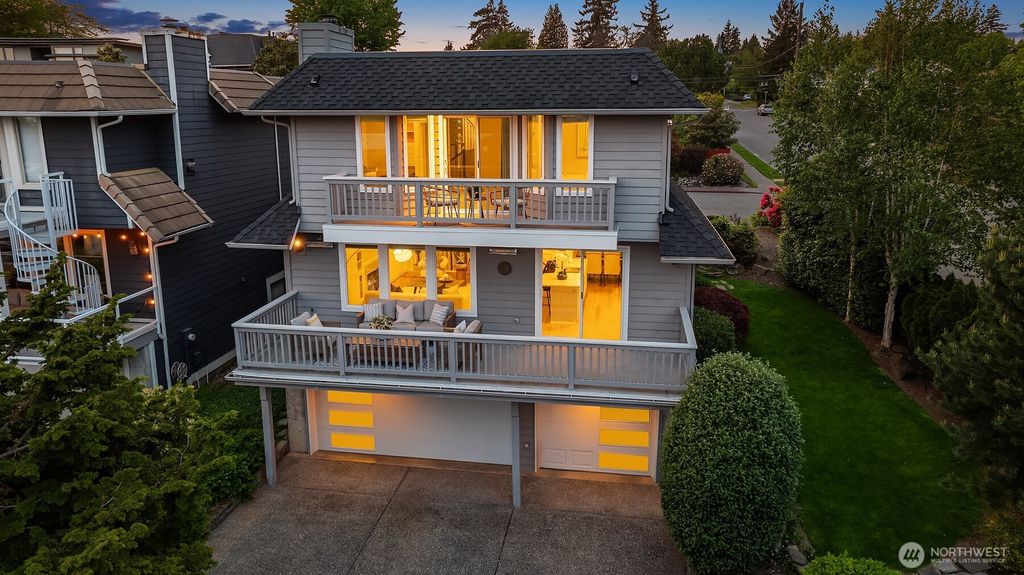 Photo of 143 8th Avenue, Kirkland, WA 98033 (MLS # 2519634)