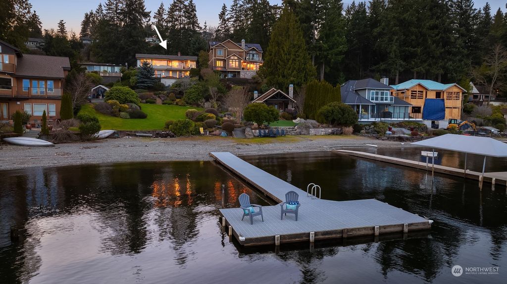 Photo of 232 W Lake Sammamish Parkway NE, Bellevue, WA 98008 (MLS # 2208168)