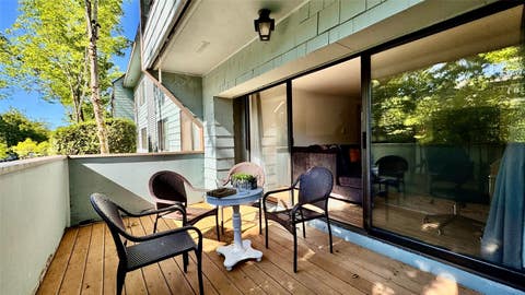 Photo of 80 3030 80th Ave se Avenue SE #101, Mercer Island, WA 98040 (MLS # 2567492)