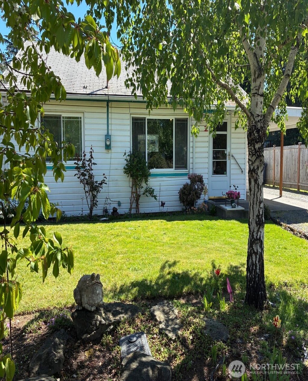 Photo of 504 10th Avenue, Milton, WA 98354 (MLS # 2519595)