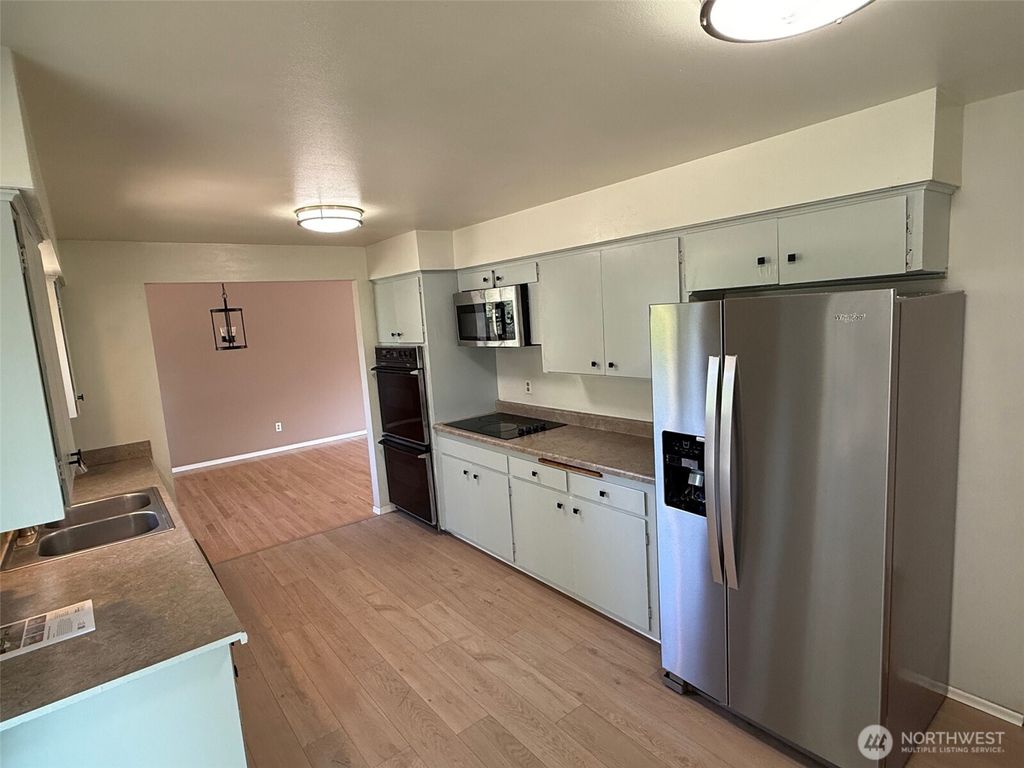 Photo of 1809 Blaine Avenue NE, Renton, WA 98056 (MLS # 2410545)