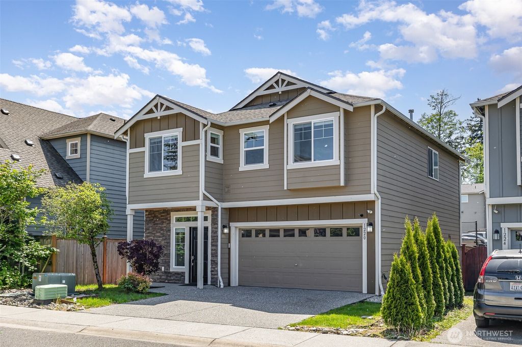 Photo of 1220 145th Street SW, Lynnwood, WA 98087 (MLS # 2381533)