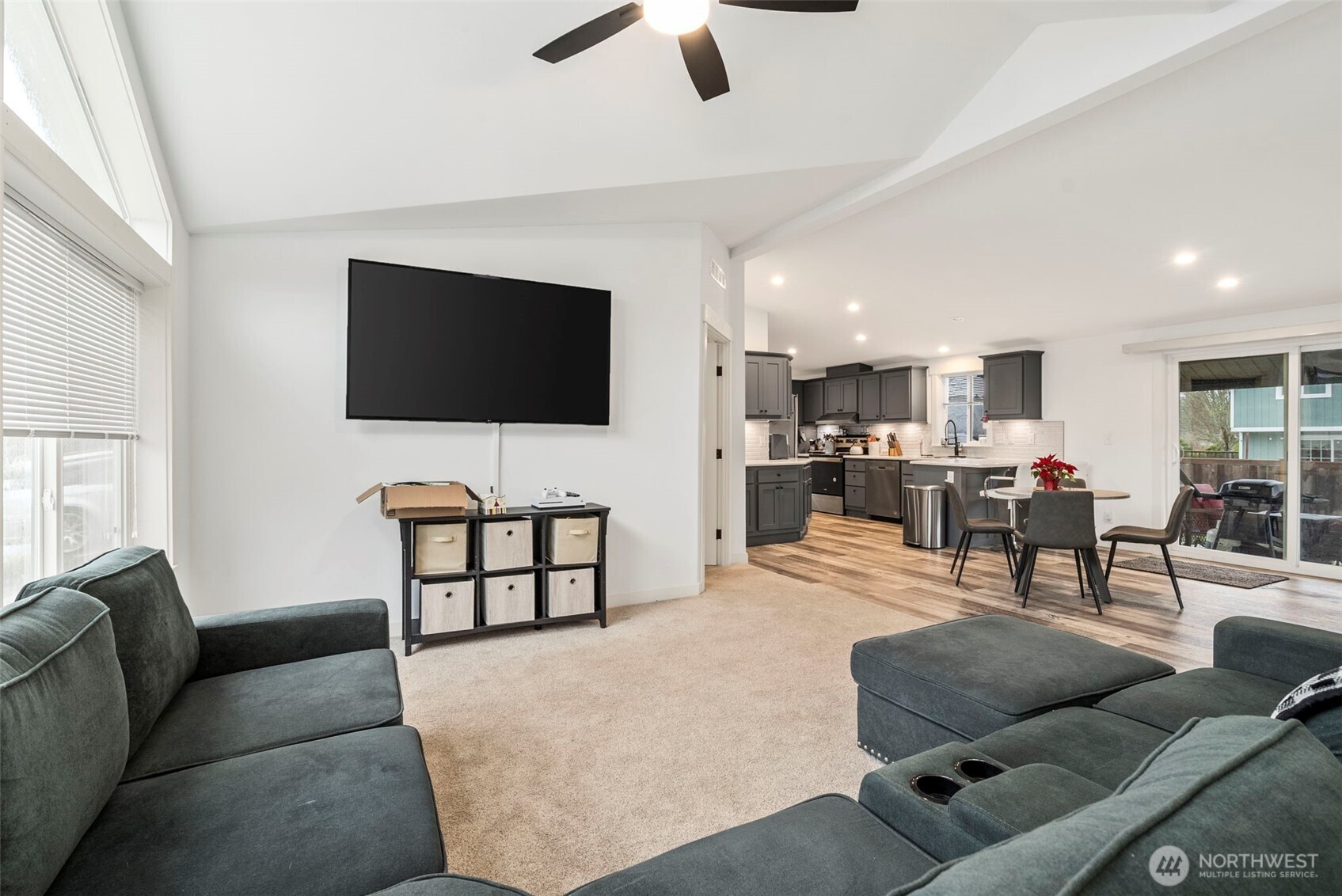 3320 Meadowbrook Lane SE