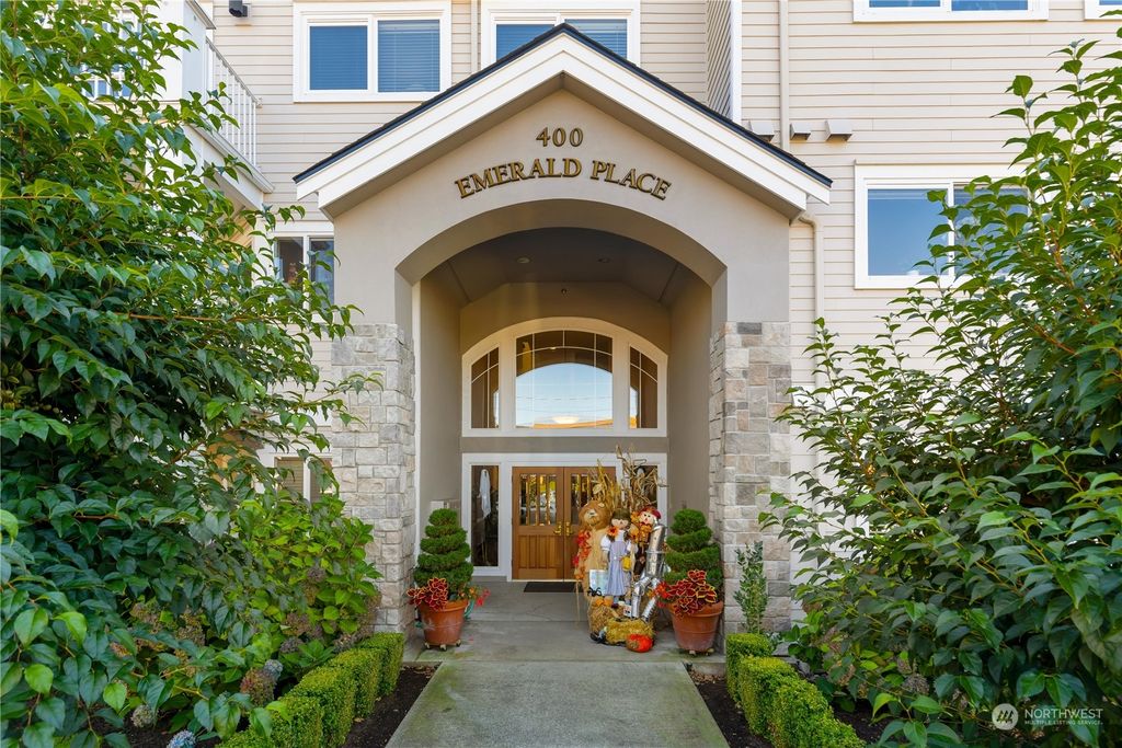 Photo of 400 Walnut Street #102, Edmonds, WA 98020 (MLS # 2299670)