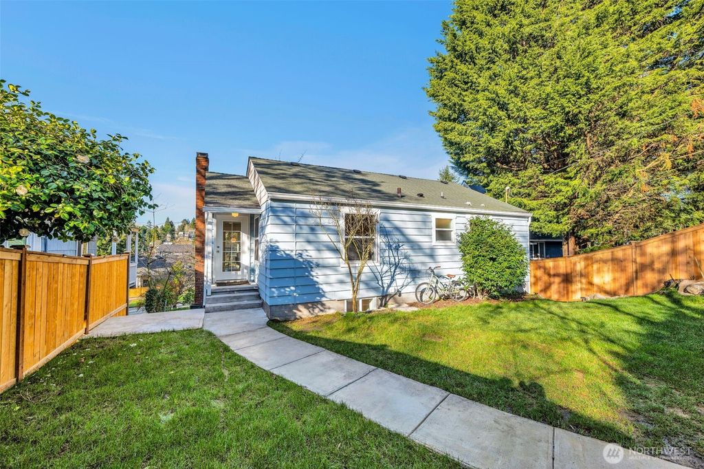 Photo of 4427 Glenn Way SW, Seattle, WA 98116 (MLS # 2479527)