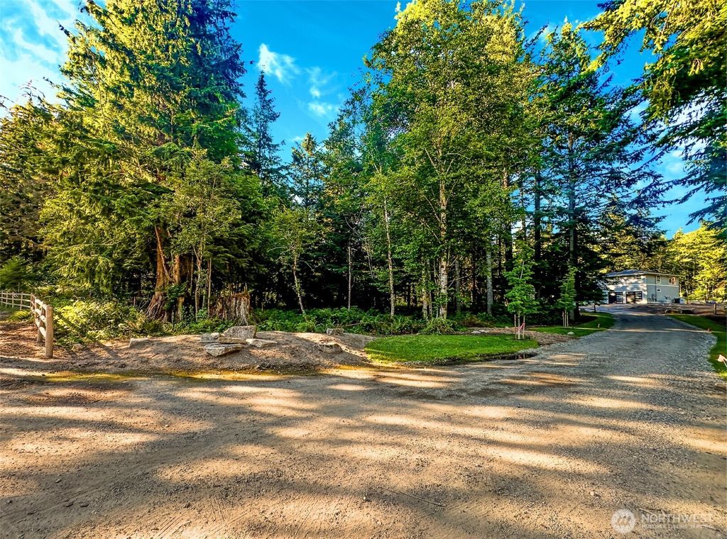 Photo of 10412 348th Avenue SE, Snoqualmie, WA 98065 (MLS # 2415146)
