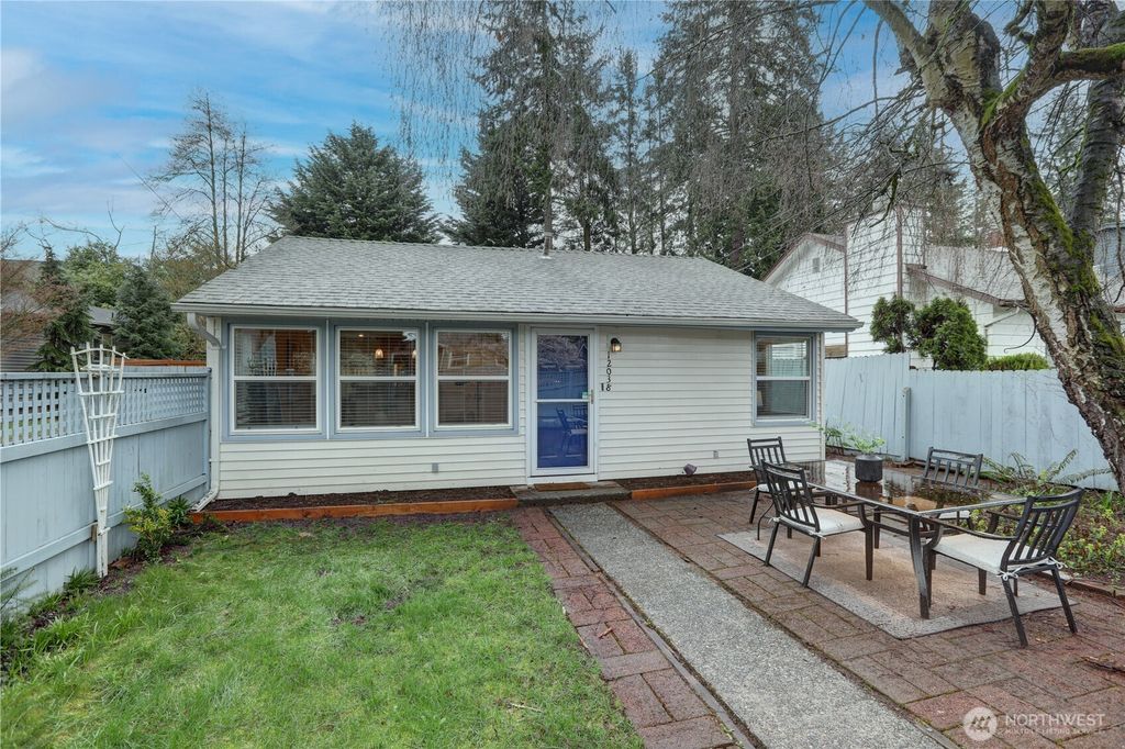 Photo of 12038 14th Avenue NE, Seattle, WA 98125 (MLS # 2335844)