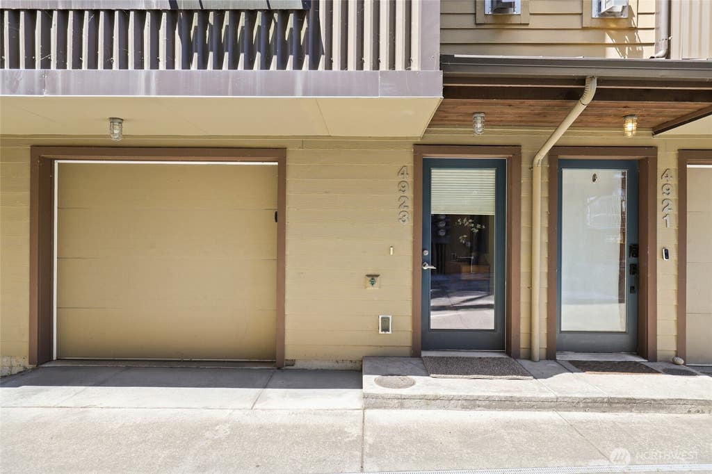 Photo of 4923 39th Avenue S, Seattle, WA 98118 (MLS # 2556183)
