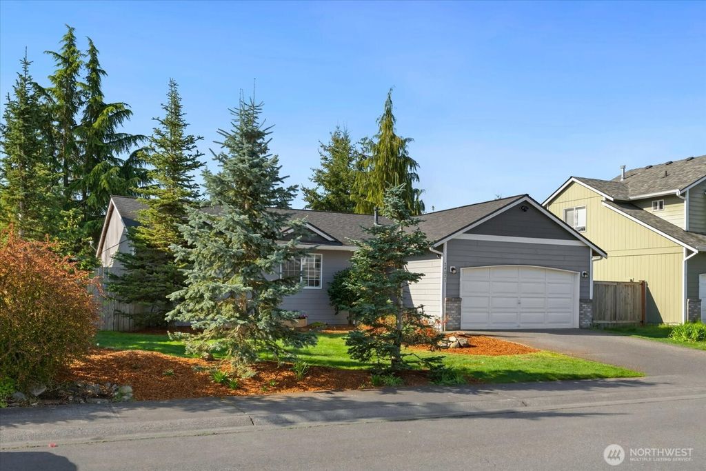 Photo of 24021 SE 261st Place, Maple Valley, WA 98038 (MLS # 2363942)