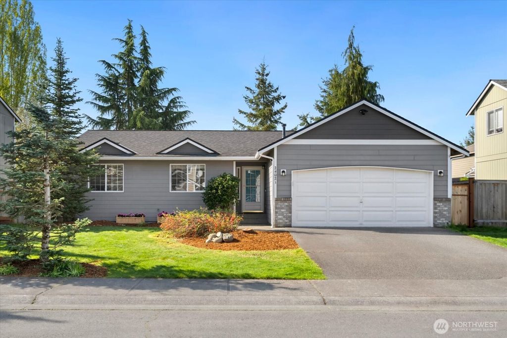 Photo of 24021 SE 261st Place, Maple Valley, WA 98038 (MLS # 2363942)