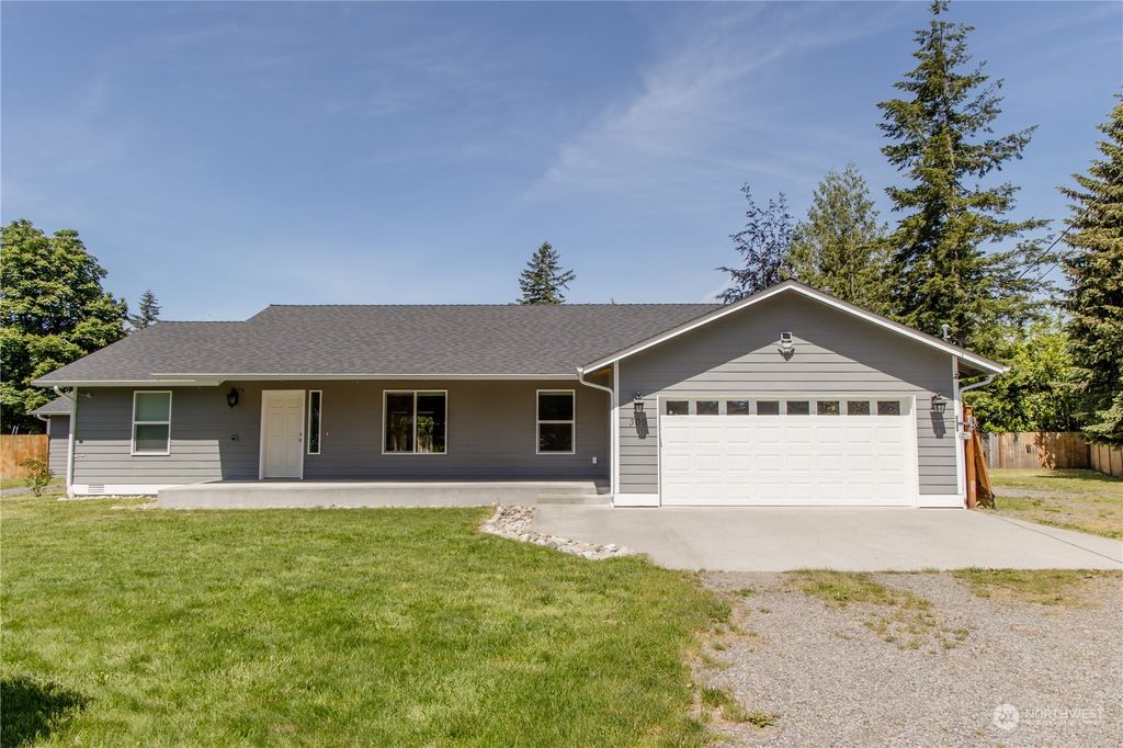 Photo of 309 3rd Street, Gold Bar, WA 98251 (MLS # 2246138)