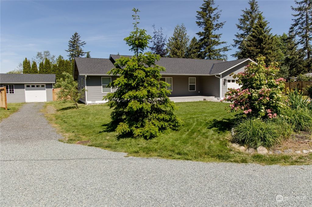 Photo of 309 3rd Street, Gold Bar, WA 98251 (MLS # 2246138)