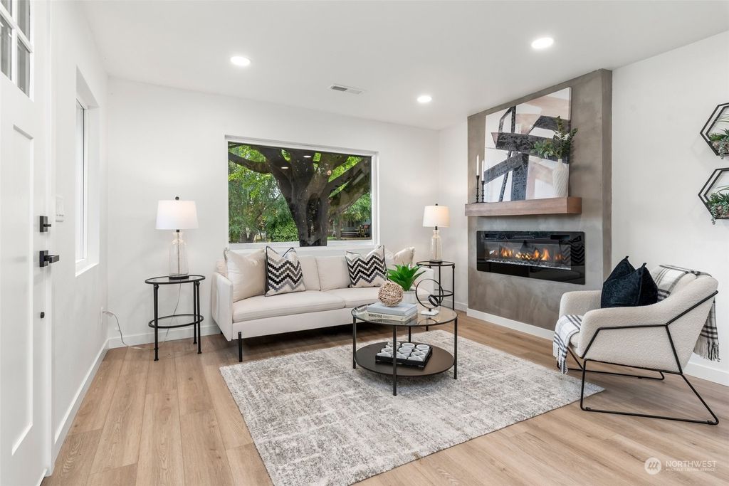 Photo of 301 Tacoma Boulevard, Algona, WA 98001 (MLS # 2158373)