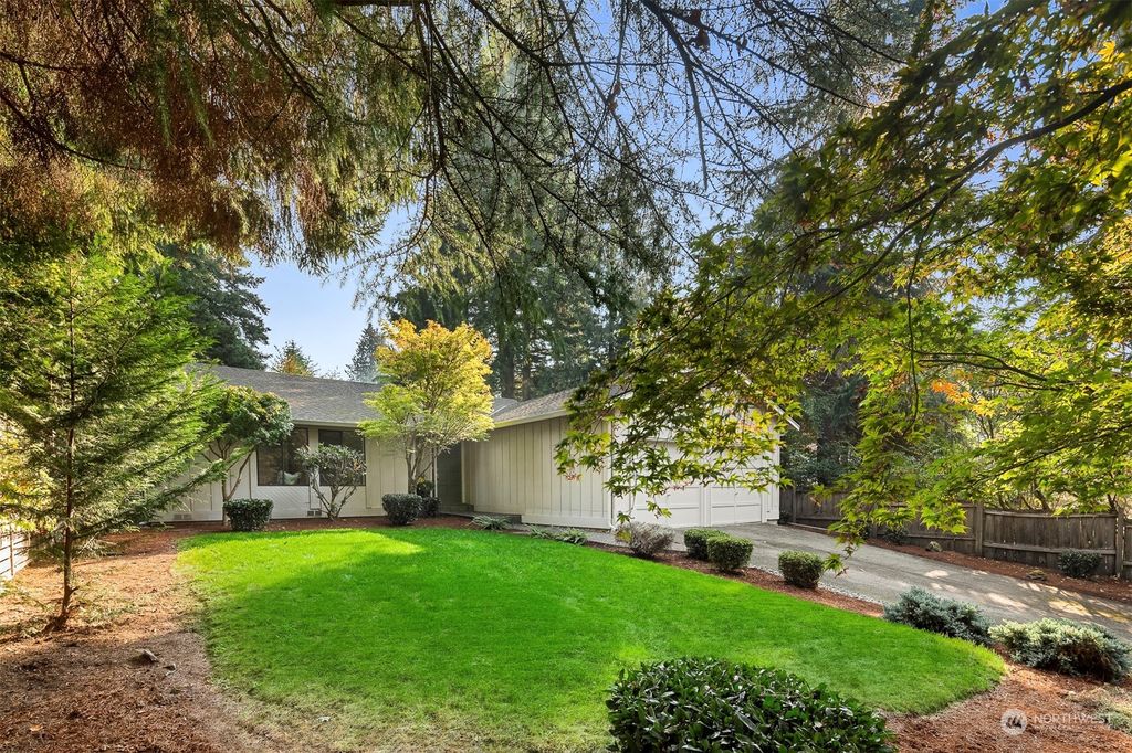 Photo of 11312 39th Avenue NE, Seattle, WA 98125 (MLS # 2008689)