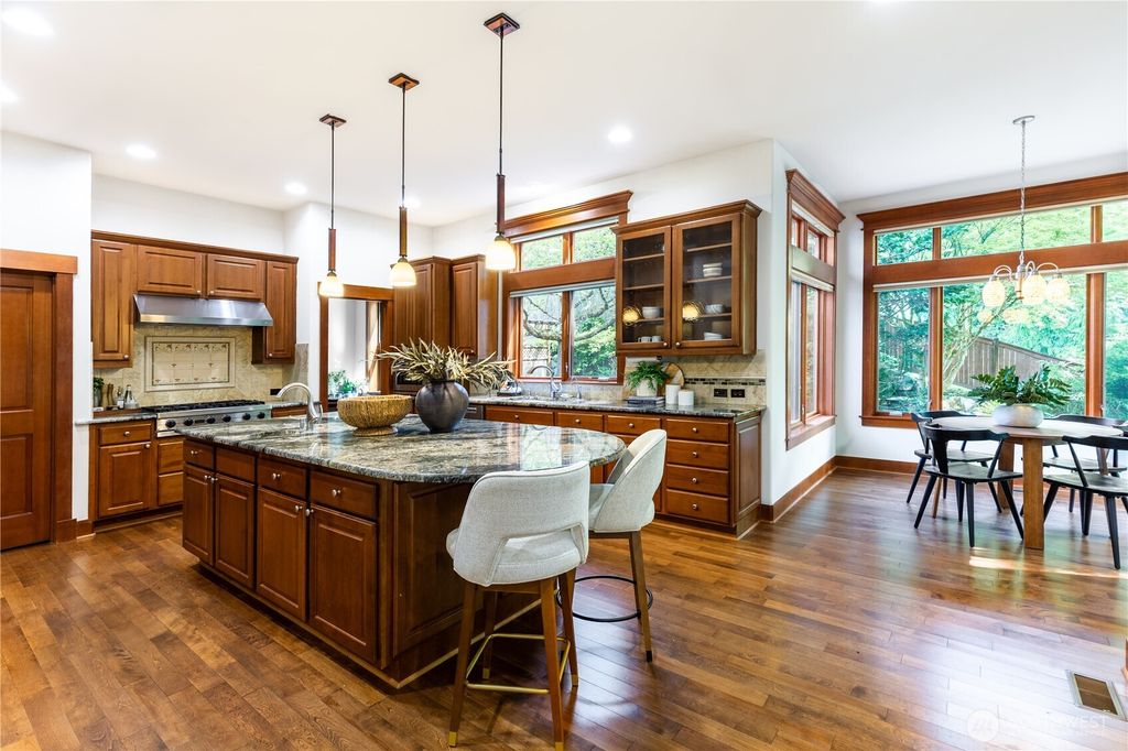 Photo of 1408 29th Court NE, Issaquah, WA 98029 (MLS # 2515702)