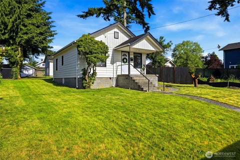 Photo of 1608 Cedar Street, Everett, WA 98201 (MLS # 2540353)