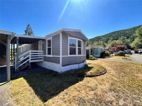 Photo of 850 Crescent Street, Raymond, WA 98577 (MLS # 2436294)