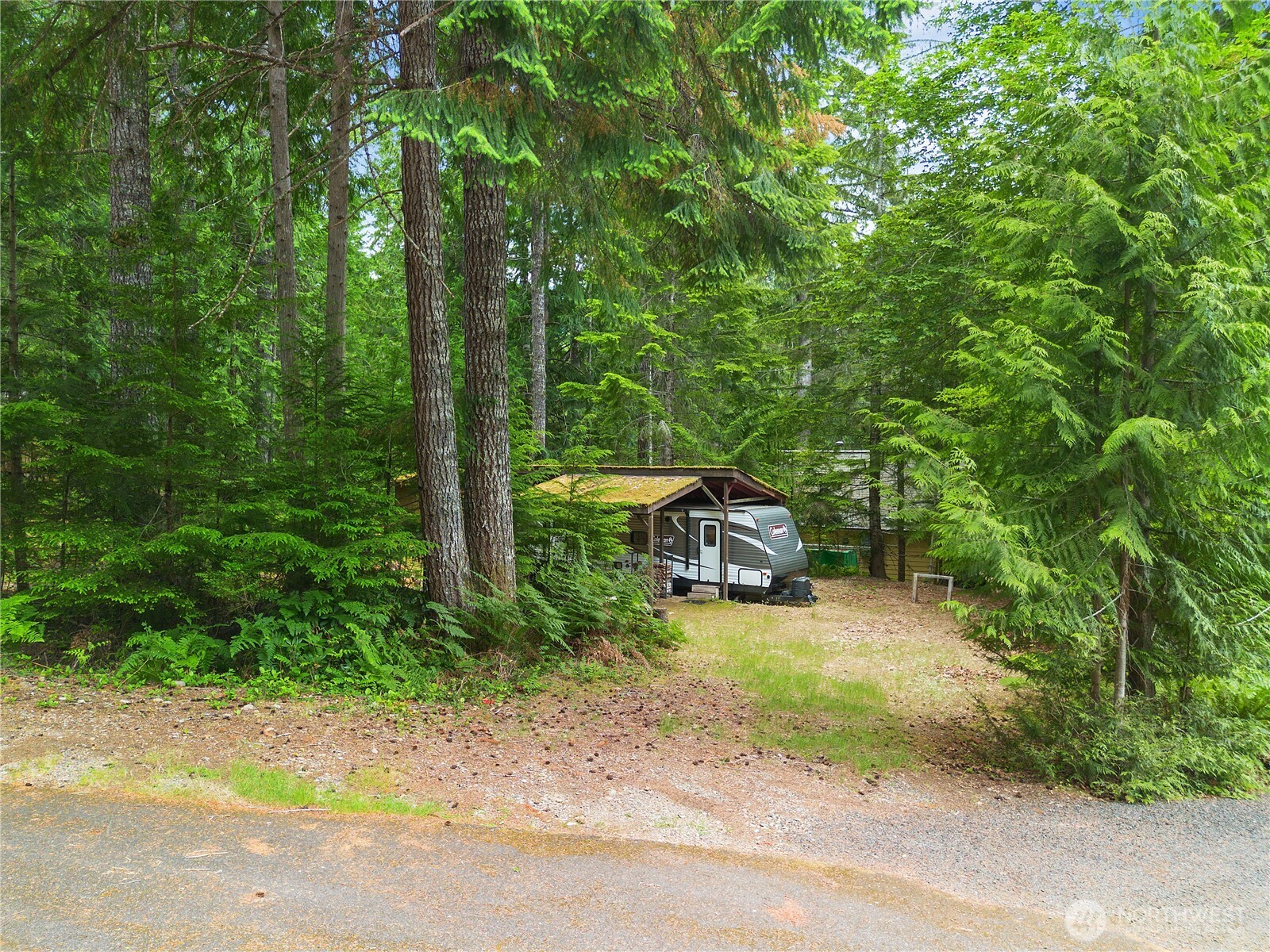 11 N Kitsap Place N