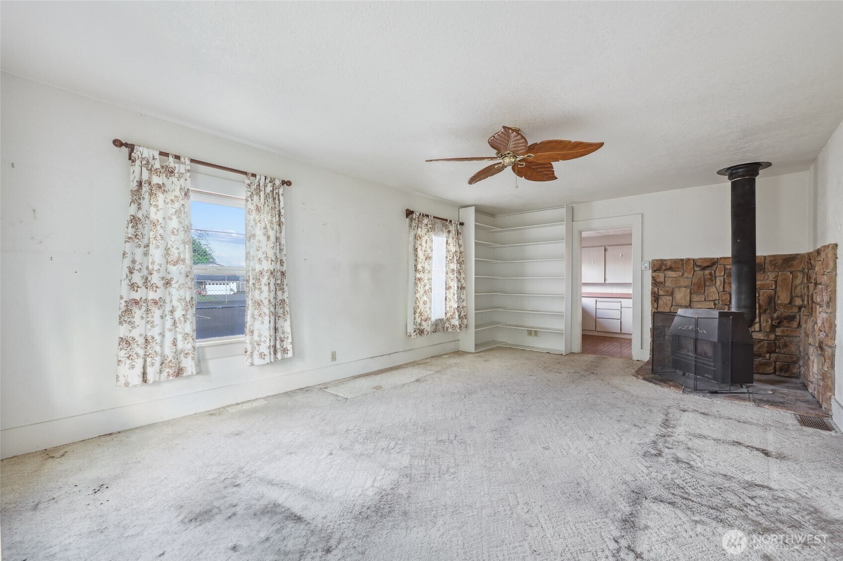 415 W Simpson Avenue