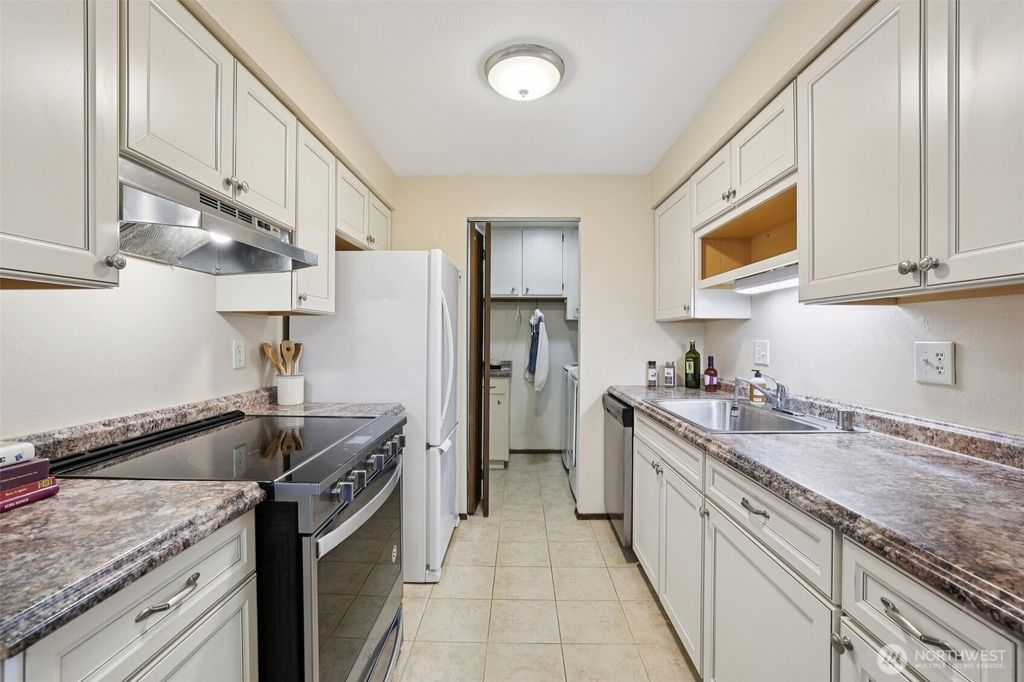 Photo of 7310 N Skyview Place #B202, Tacoma, WA 98406 (MLS # 2472149)