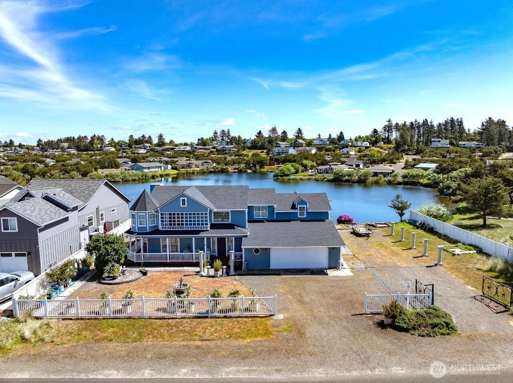 Photo of 34100 G Street, Long Beach, WA 98640 (MLS # 2522908)