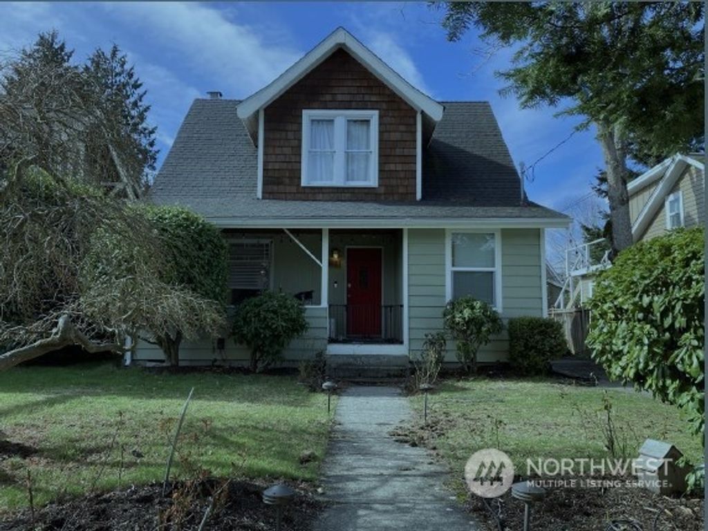 Photo of 3227 39th Avenue SW, Seattle, WA 98116 (MLS # 2211283)