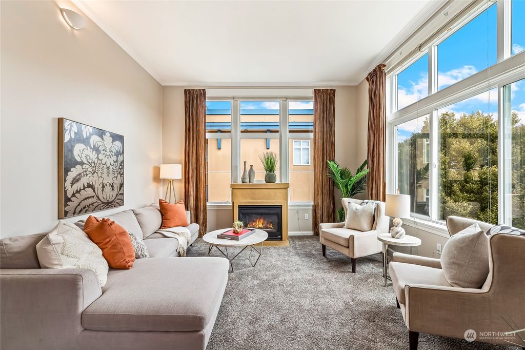 Photo of 515 1st Avenue W #403, Seattle, WA 98119 (MLS # 2202156)