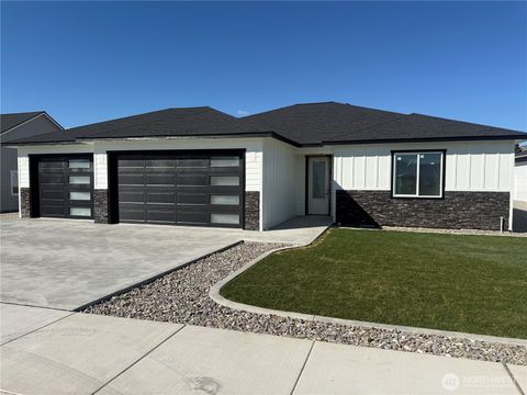 Photo of 881 NE Conner Court, East Wenatchee, WA 98802 (MLS # 2497921)