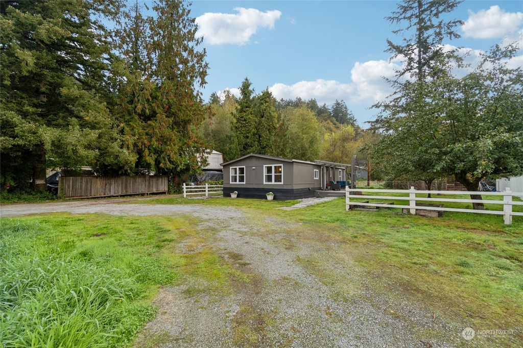 Photo of 15032 156th Place SE, Renton, WA 98058 (MLS # 2278598)