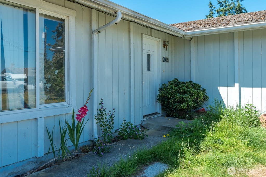 Photo of 1290 S Uplands Drive, Camano Island, WA 98282 (MLS # 2568266)