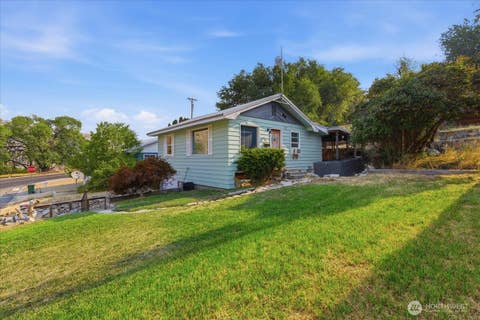 Photo of 807 Birch Street, Coulee Dam, WA 99116 (MLS # 2561238)