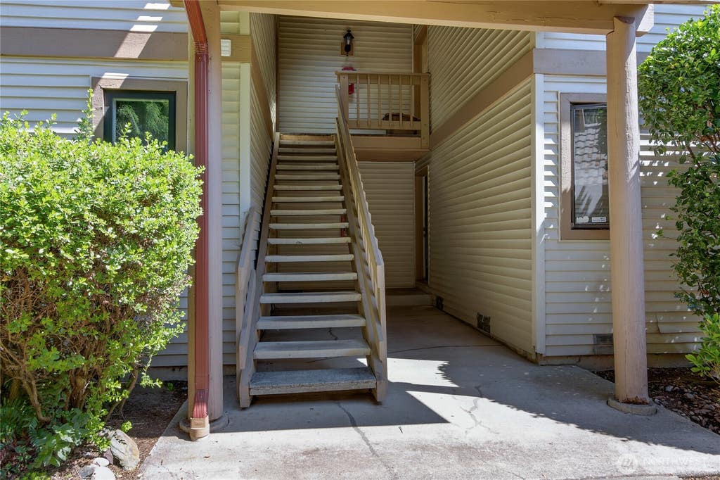 Photo of 17521 118th Avenue SE #K3, Renton, WA 98058 (MLS # 2564652)
