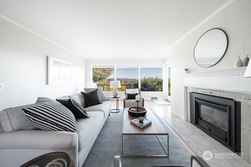 Photo of 4935 Stanford Avenue NE, Seattle, WA 98105 (MLS # 2175240)