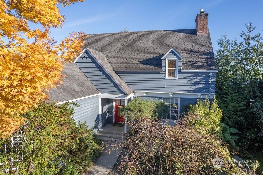 Photo of 4935 Stanford Avenue NE, Seattle, WA 98105 (MLS # 2175240)