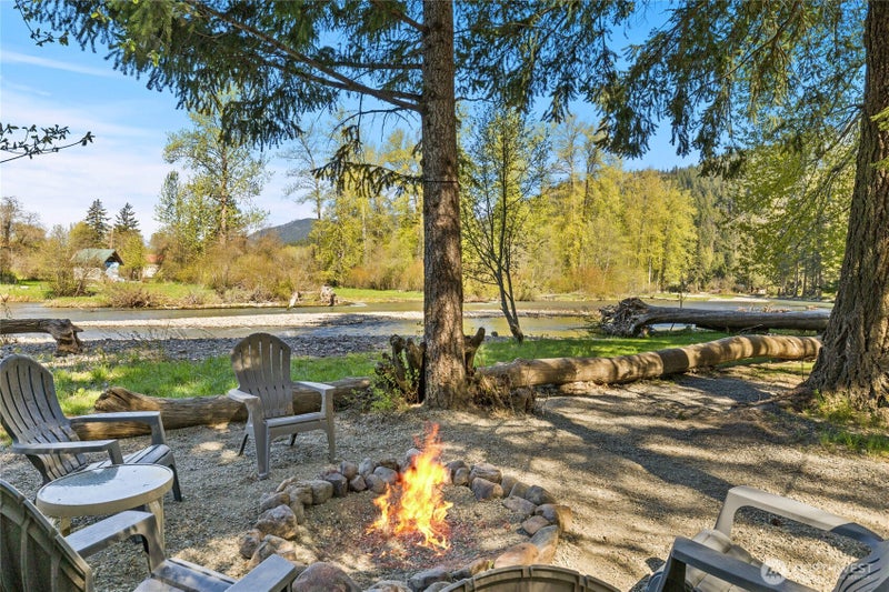 61 Heron Dr