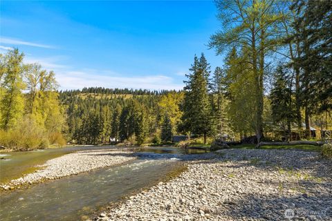 Photo of 61 Heron Dr Dr, Cle Elum, WA 98922 (MLS # 2515762)