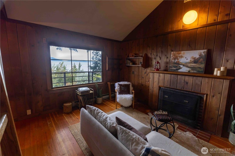 1083 Chuckanut Drive