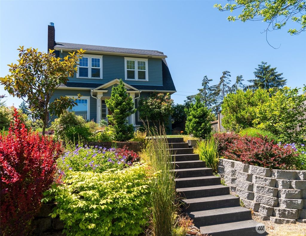 Photo of 3510 Hoyt Avenue, Everett, WA 98201 (MLS # 2396638)