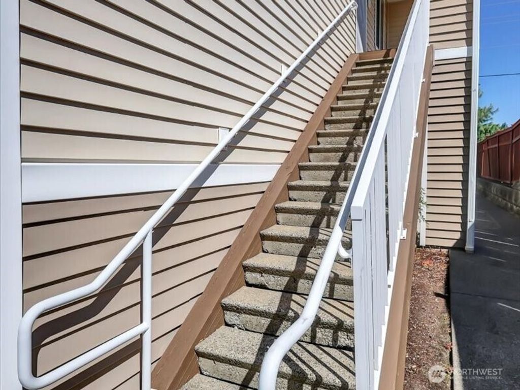 Photo of 18615 101st Avenue Ct E #263, Puyallup, WA 98375 (MLS # 2500008)