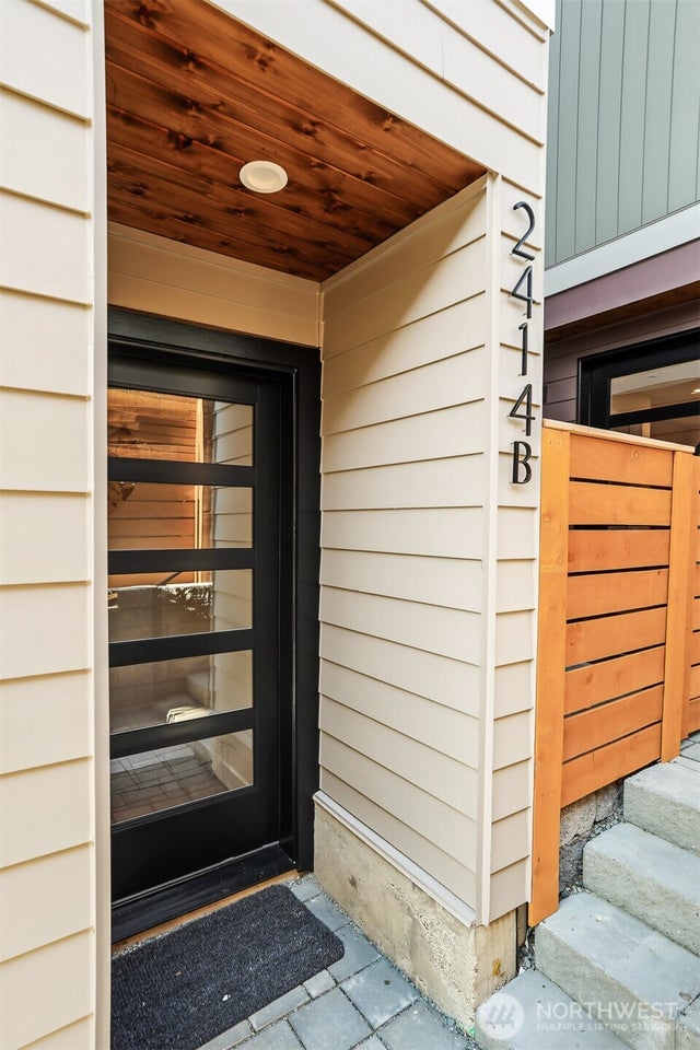 2414 Queen Anne Avenue N, Seattle